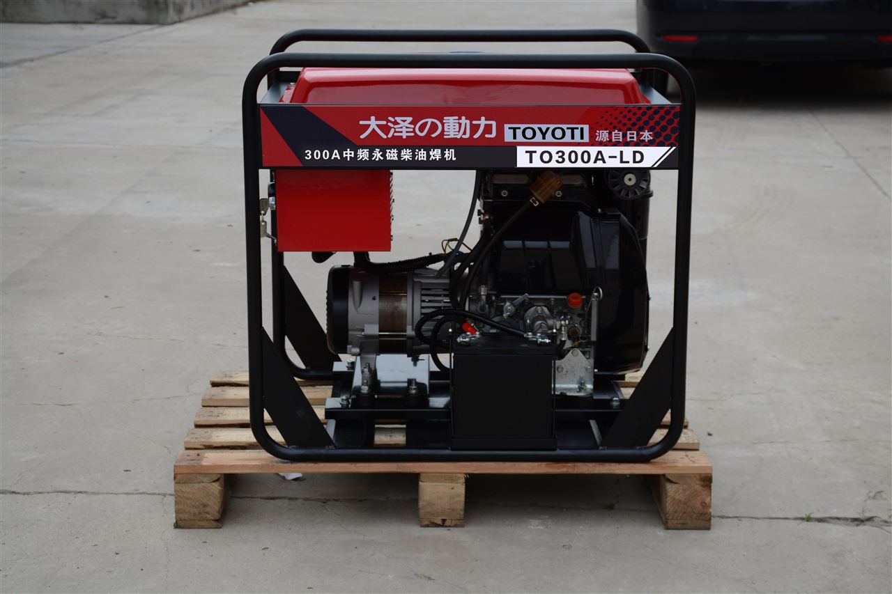 意大利双缸300a车载柴油发电电焊机